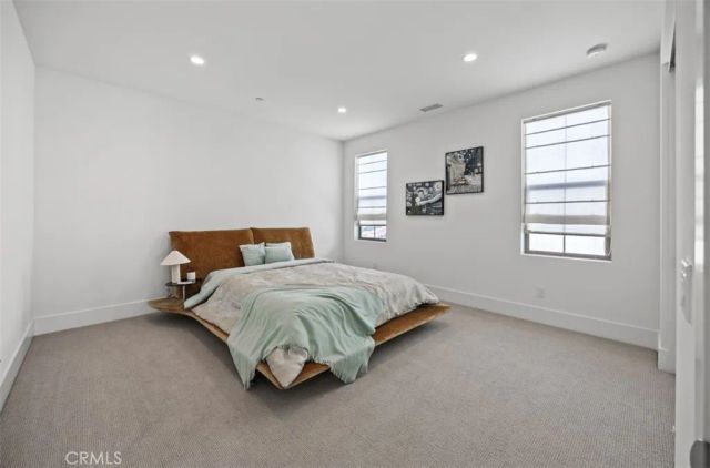 135 Oakstone, Irvine, CA 92618