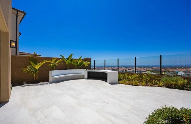 135 Oakstone, Irvine, CA 92618
