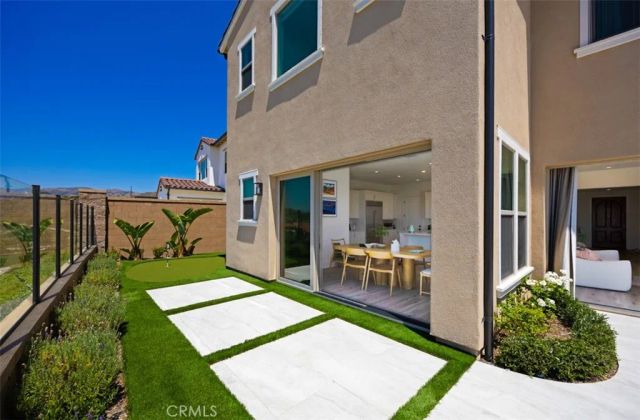135 Oakstone, Irvine, CA 92618