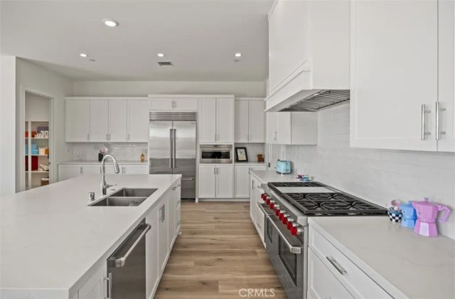 135 Oakstone, Irvine, CA 92618