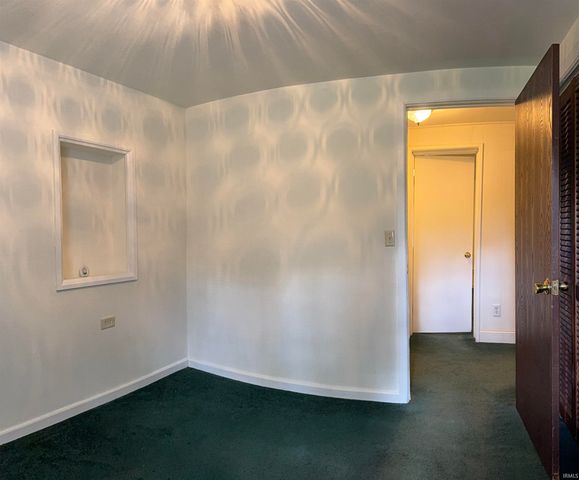 2621 Sweetser Avenue, Evansville, IN 47714