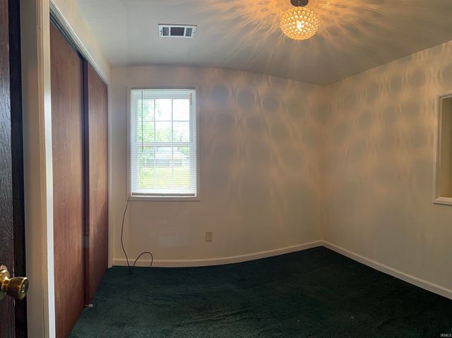 2621 Sweetser Avenue, Evansville, IN 47714
