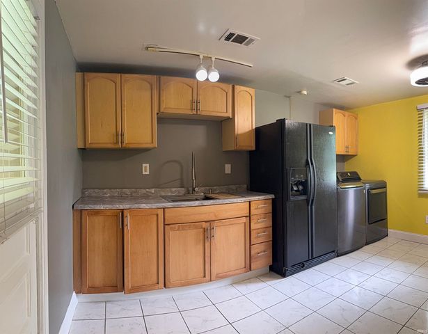 2621 Sweetser Avenue, Evansville, IN 47714