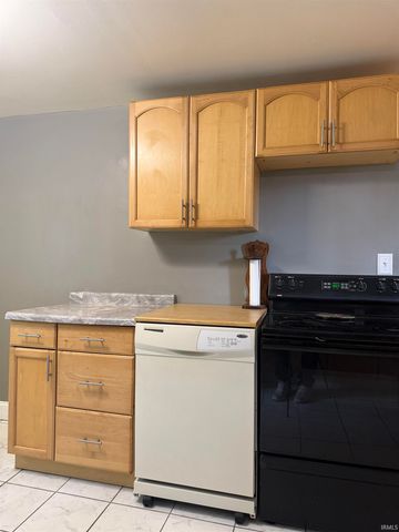 2621 Sweetser Avenue, Evansville, IN 47714