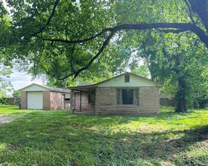 2621 Sweetser Avenue, Evansville, IN 47714