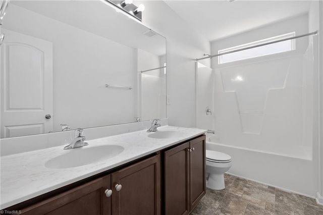 1564 Abbey Park Court, Kernersville, NC 27284