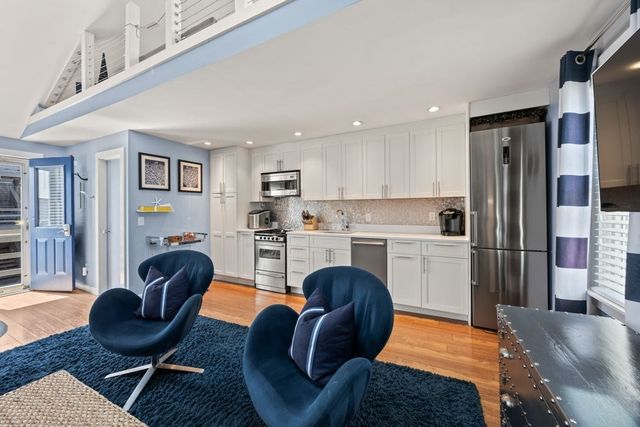 147 Commercial St L7, Provincetown, MA 02657