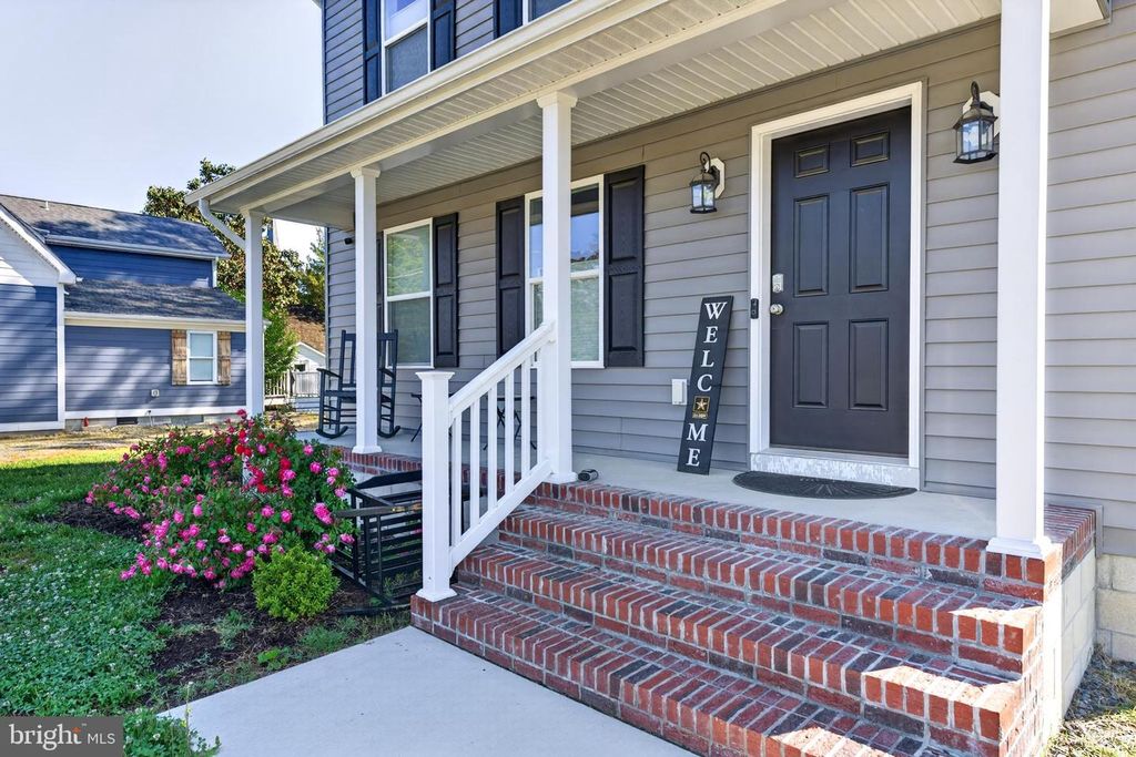 Image 4 of property listing at 11679 BECKFORD AVE, Princess Anne, MD 21853