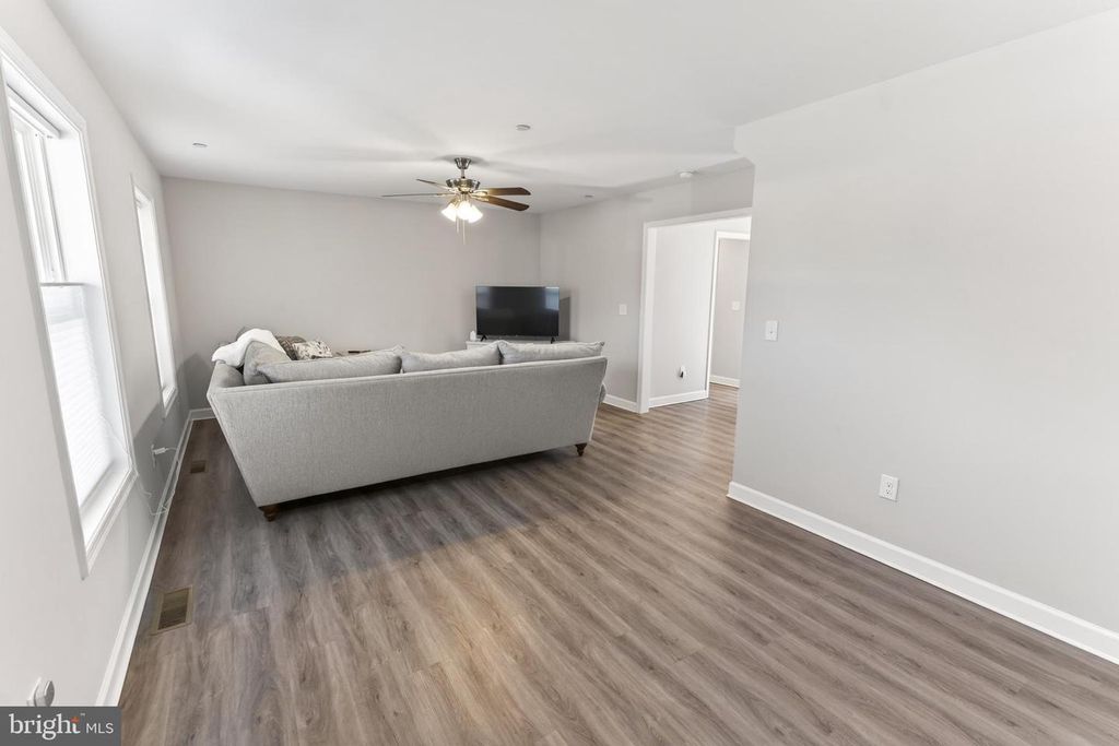 Image 7 of property listing at 11679 BECKFORD AVE, Princess Anne, MD 21853