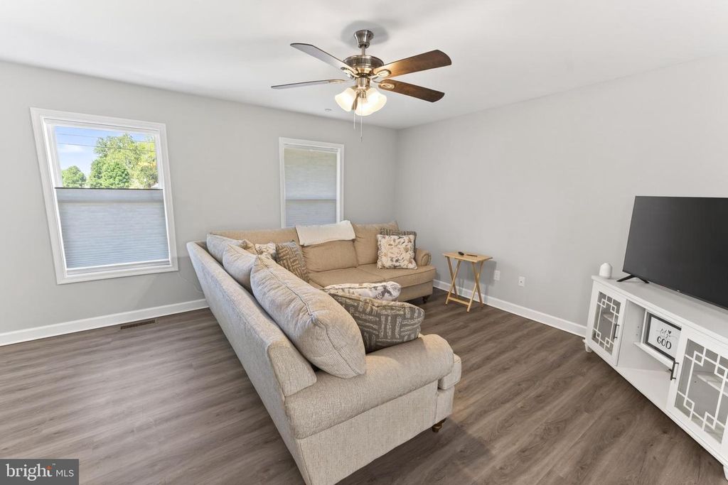 Image 8 of property listing at 11679 BECKFORD AVE, Princess Anne, MD 21853