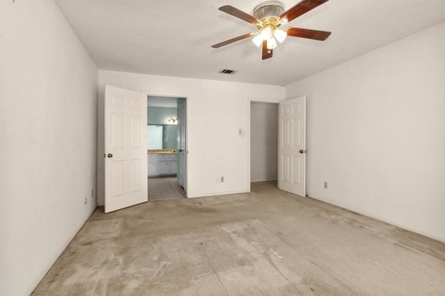 5306 Green Springs Drive, Houston, TX 77066