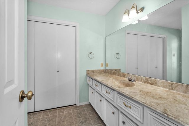 5306 Green Springs Drive, Houston, TX 77066