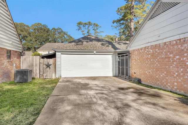 5306 Green Springs Drive, Houston, TX 77066