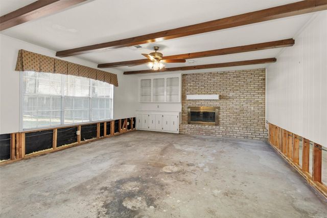 5306 Green Springs Drive, Houston, TX 77066