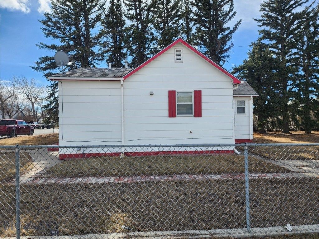 146 3rd Avenue NW, Cut Bank, MT 59427 photo 4