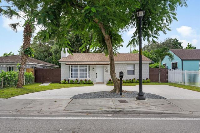 212 NW 103rd St, Miami, FL 33150