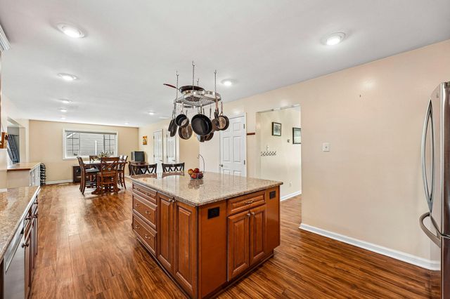 235 ABBEY LN, Swedesboro, NJ 08085