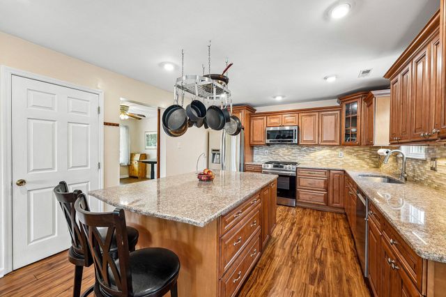 235 ABBEY LN, Swedesboro, NJ 08085