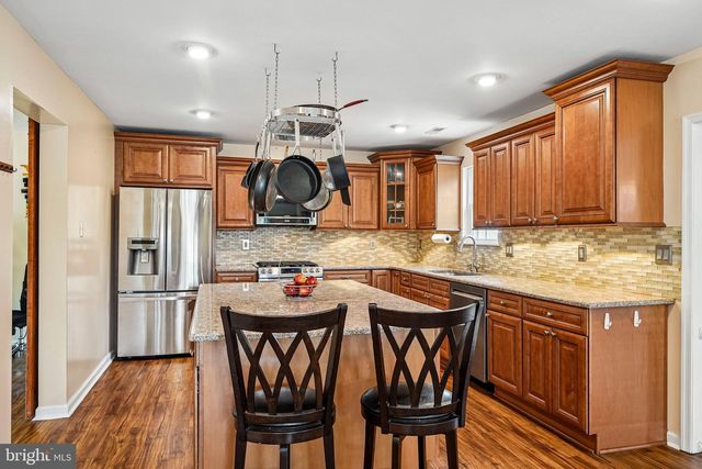 235 ABBEY LN, Swedesboro, NJ 08085