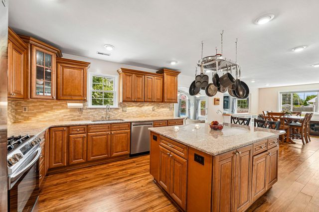 235 ABBEY LN, Swedesboro, NJ 08085