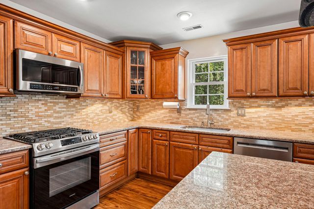 235 ABBEY LN, Swedesboro, NJ 08085