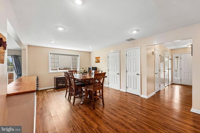235 ABBEY LN, Swedesboro, NJ 08085
