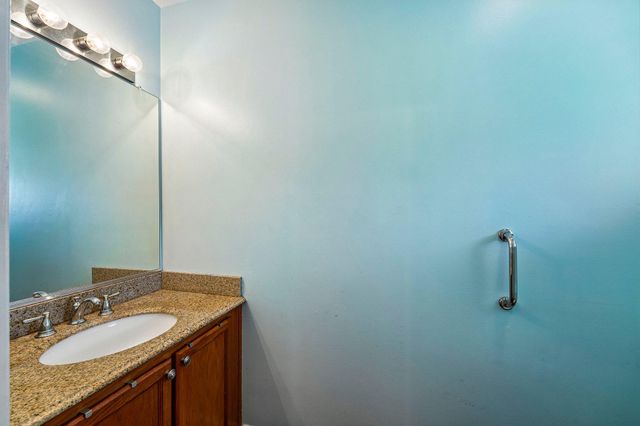 235 ABBEY LN, Swedesboro, NJ 08085