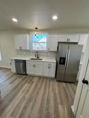 17216 Birwood Street, Detroit City, MI 48221