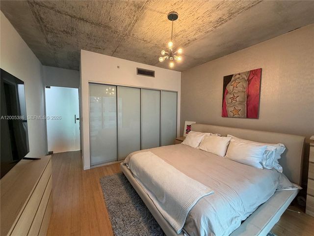 690 SW 1st Ct 2524, Miami, FL 33130