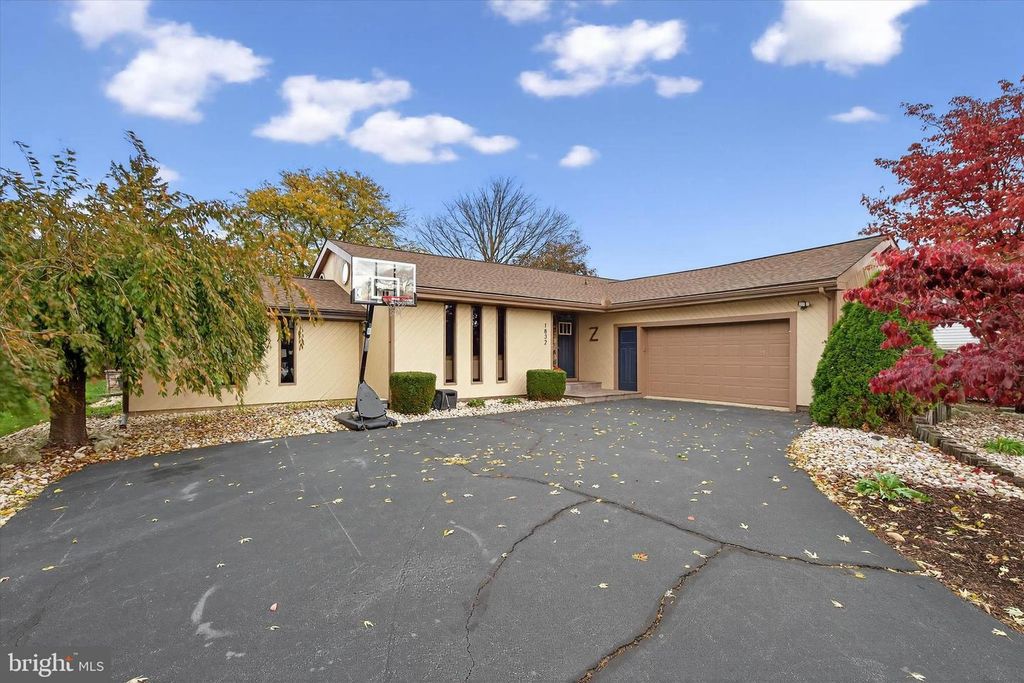 1832 RHODA AVE, Mount Joy, PA 17552