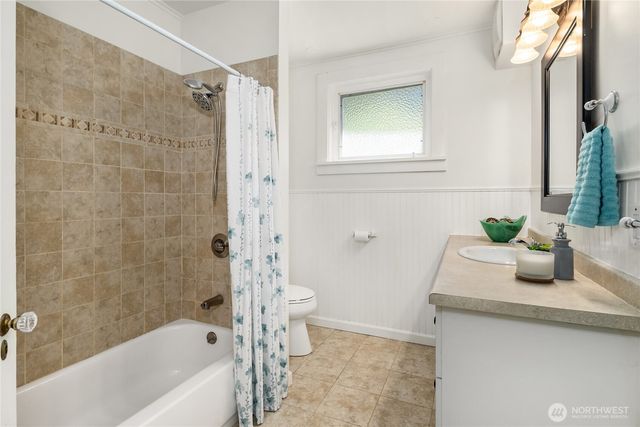 2727 36th Avenue SW, Seattle, WA 98126