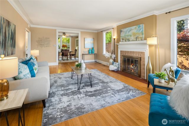 2727 36th Avenue SW, Seattle, WA 98126