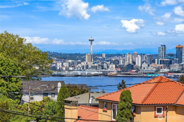 2727 36th Avenue SW, Seattle, WA 98126
