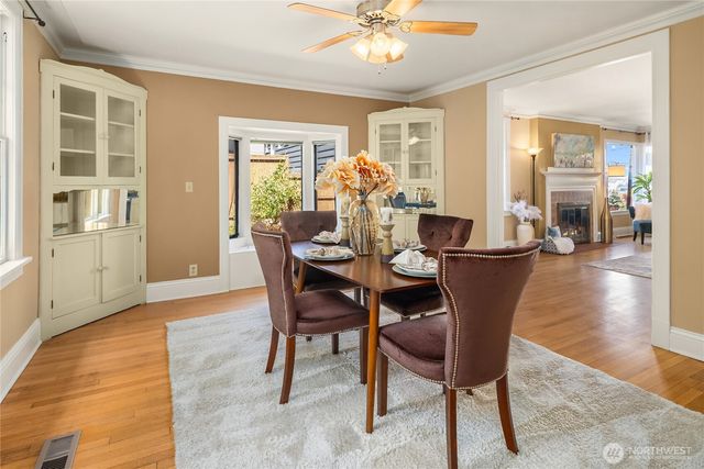 2727 36th Avenue SW, Seattle, WA 98126