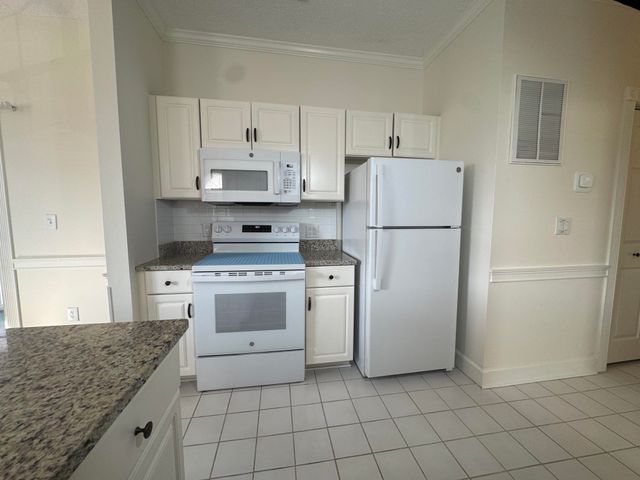 4765 Wild Iris Dr Apt 305, Myrtle Beach, SC 29577