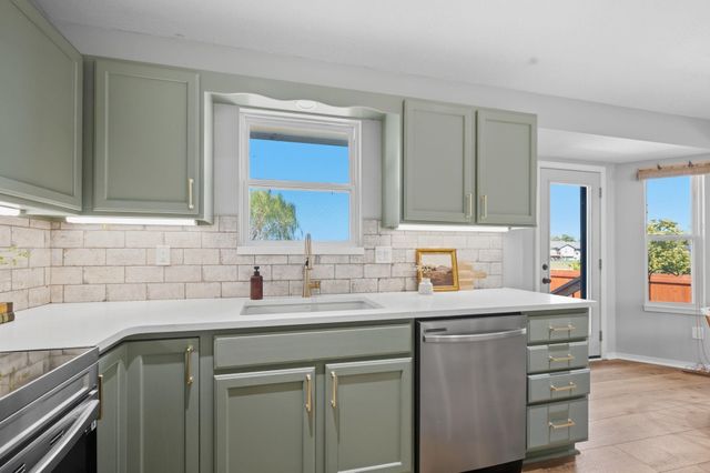 1257 N Seasons St, Goddard, KS 67052