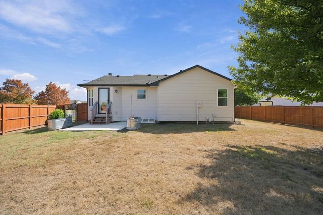 1257 N Seasons St, Goddard, KS 67052