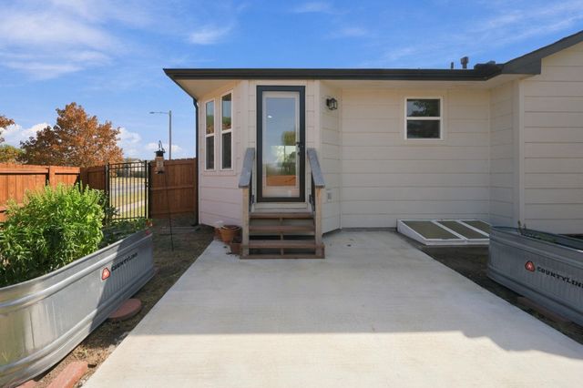 1257 N Seasons St, Goddard, KS 67052