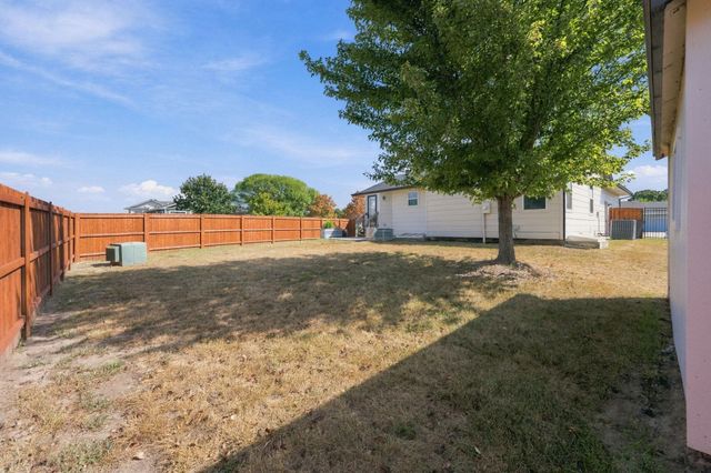 1257 N Seasons St, Goddard, KS 67052
