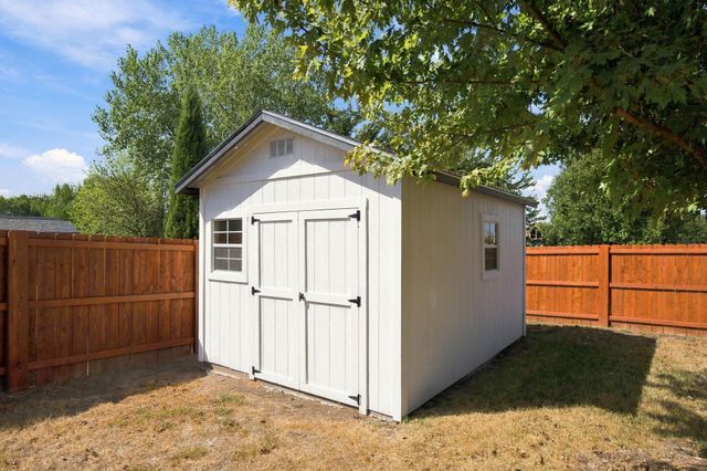 1257 N Seasons St, Goddard, KS 67052