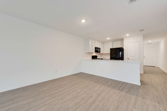 5124 Valhalla Drive, Ennis, TX 75119