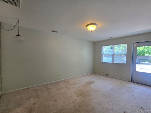 2295 Milburn Avenue 13, Baldwin, NY 11510