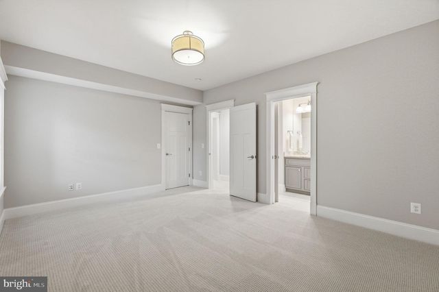 3555 N DICKERSON ST, Arlington, VA 22207