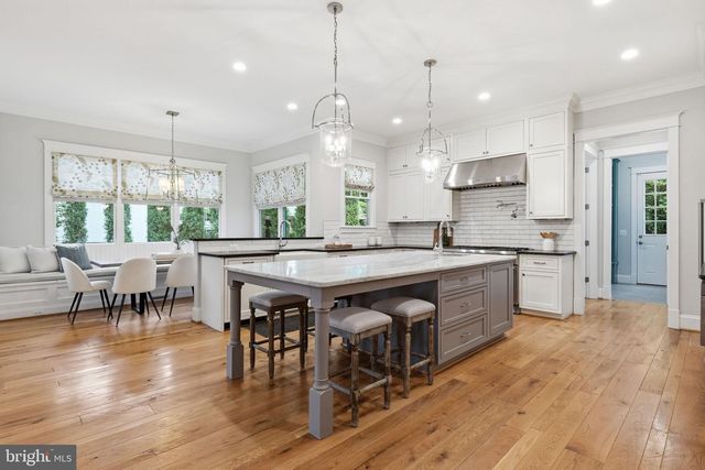 3555 N DICKERSON ST, Arlington, VA 22207