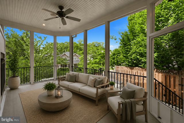 3555 N DICKERSON ST, Arlington, VA 22207