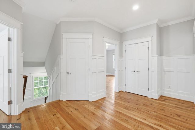 3555 N DICKERSON ST, Arlington, VA 22207