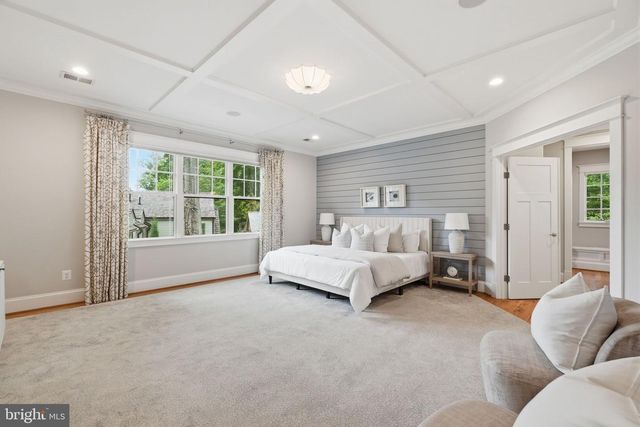 3555 N DICKERSON ST, Arlington, VA 22207