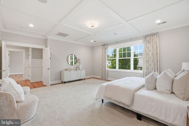 3555 N DICKERSON ST, Arlington, VA 22207