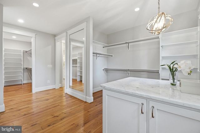 3555 N DICKERSON ST, Arlington, VA 22207