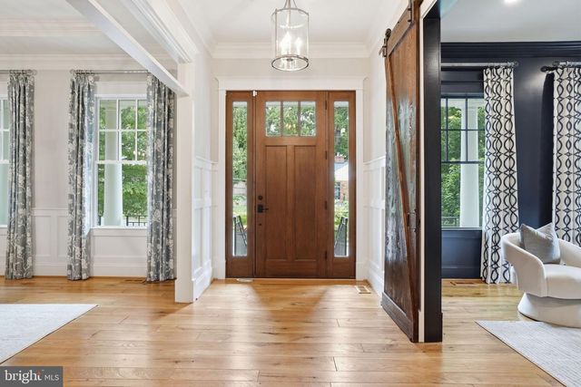 3555 N DICKERSON ST, Arlington, VA 22207